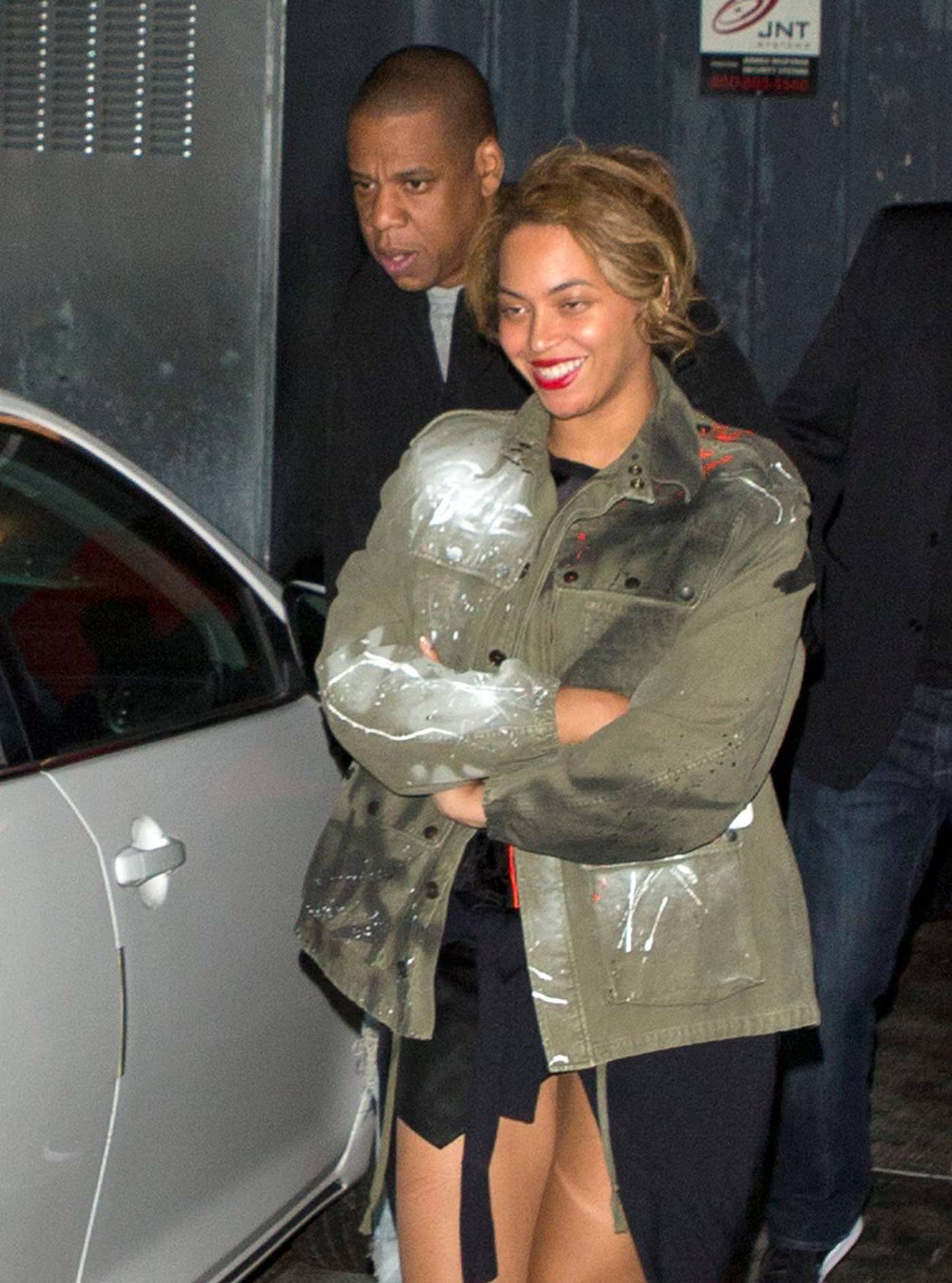 Beyonce--Leaves-Son-of-a-Gun-Restaurant--03